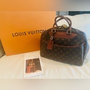 Authentic Vintage Louis Vuitton Deauville Vanity Case Bowling Bag M47270